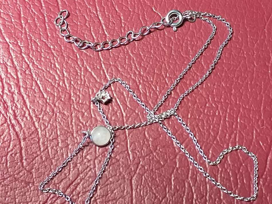 LOVELY GENUINE SOLID STERLING SILVER NECKLACE WITH PENDANT [Take note stone missing on 2nd pendant]