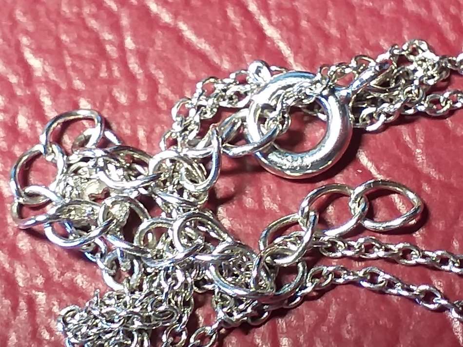 LOVELY GENUINE SOLID STERLING SILVER NECKLACE WITH PENDANT [Take note stone missing on 2nd pendant]
