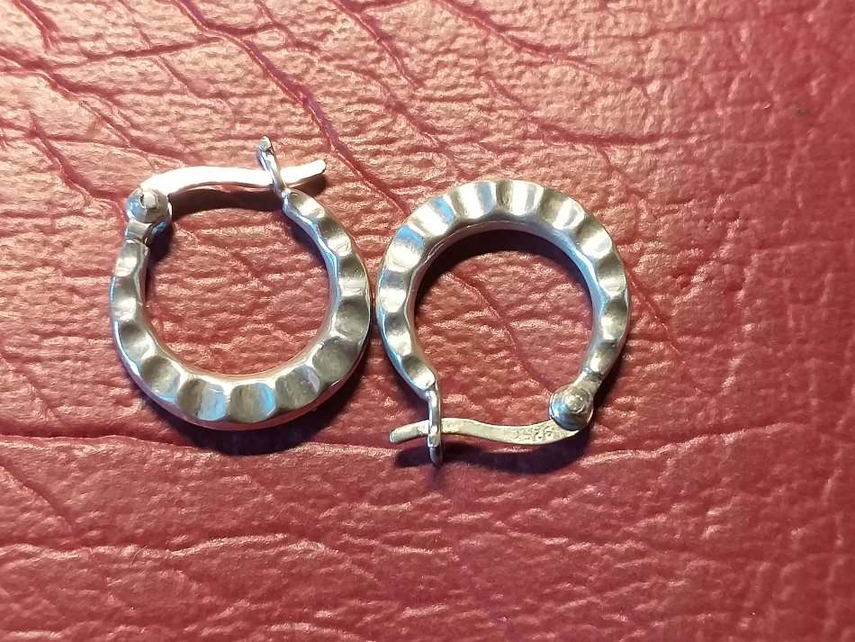 LOVELY GENUINE SOLID STERLING SILVER EARRINGS IN VERY GOOD CONDITION