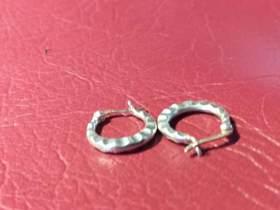 LOVELY GENUINE SOLID STERLING SILVER EARRINGS IN VERY GOOD CONDITION