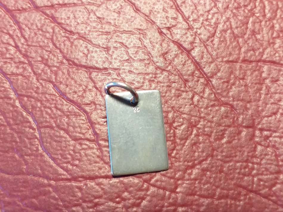 LOVELY GENUINE SOLID STERLING SILVER PENDANT/CHARM IN VERY GOOD CONDITION