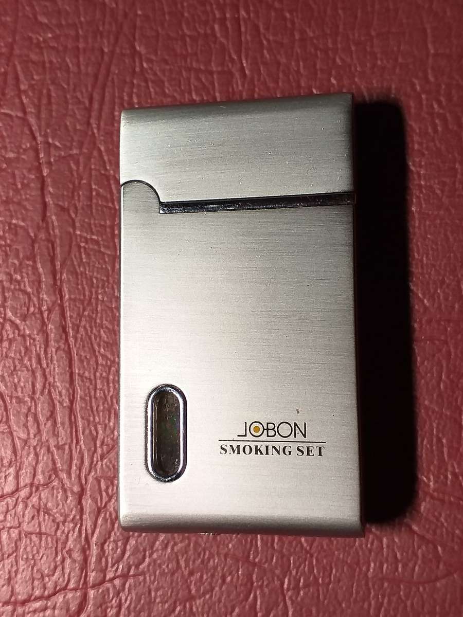 LARGEST SIGARETTE HOLDER IN VERY GOOD CONDITION MADE IN ENGLAND [145 x 95 x 9 mm] WITH LIGHTER