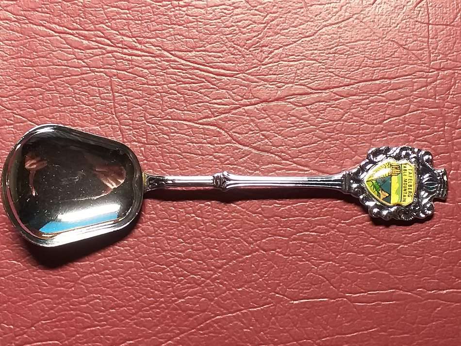 SOUVENIR SPOON - TABLE MOUNTAIN