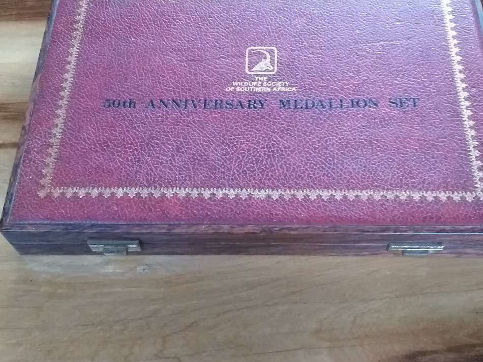EMPTY BOX FOR THE 50 ANNIVERSARY WILDLIFE MEDALLION SET