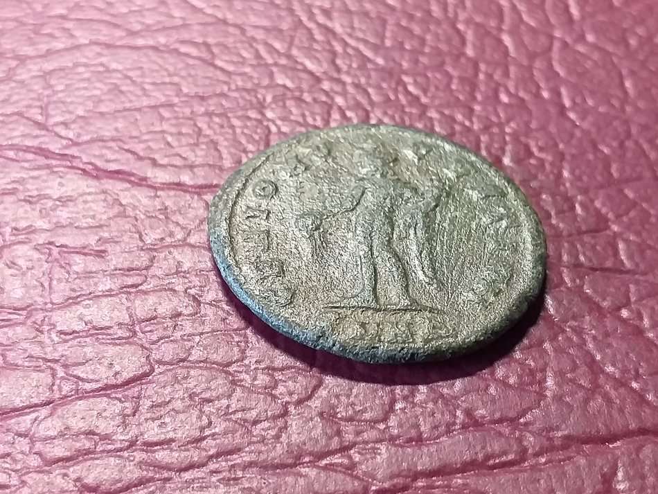 ANCIENT ROMAN COIN - [5,6 g. 19 mm]