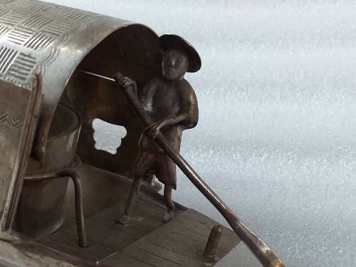 LOVELY UNIQUE SILVER PLATED ORNAMENT - [L : 14,5 cm x 7 cm x 8,5 cm]