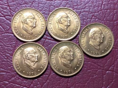 5 x 1976 RSA 1 CENT COINS - BRILLIANT UNCIRCULATED. - [Bid per coin to take all.]