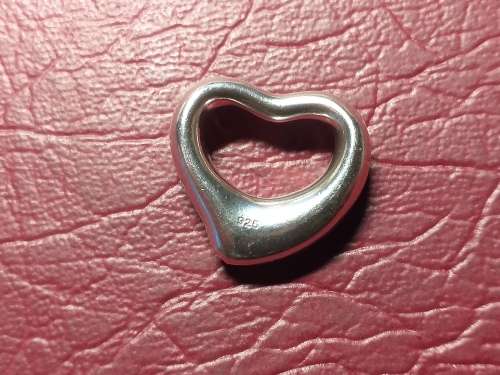 LOVELY GENUINE SOLID STERLING SILVER PENDANT IN VERY GOOD CONDITION