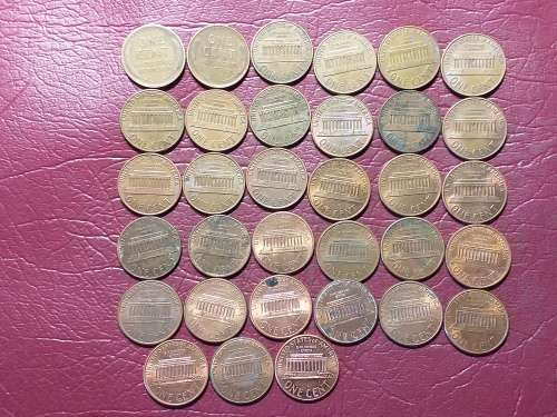 A LOT OF 33 USA 1 CENTS - ALL DIFFERENT DATES - [Bid per coin to take all.]