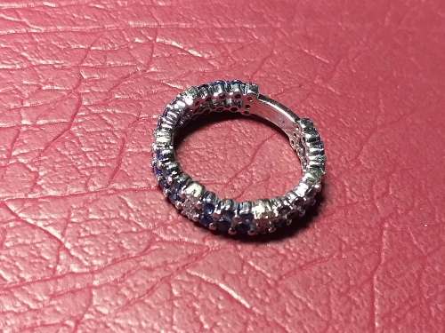 18 ct WHITE GOLD RING WITH DIAMONDS AND BLUE SAPPHIRES IN PERFECT CONDITION - VALUATION CERTIFICATE