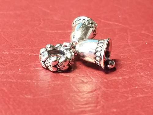 LOVELY GENUINE SOLID STERLING SILVER PANDORA CHARM IN EXCELLENT CONDITION - [3,9 g]