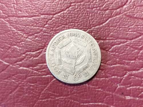 1942 SA UNION SILVER 6 PENCE