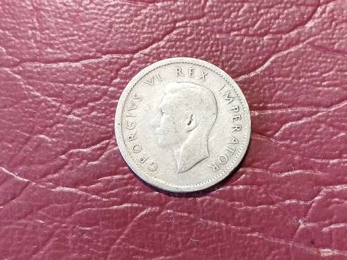 1942 SA UNION SILVER 6 PENCE
