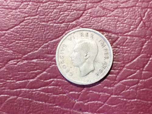 1942 SA UNION SILVER 6 PENCE