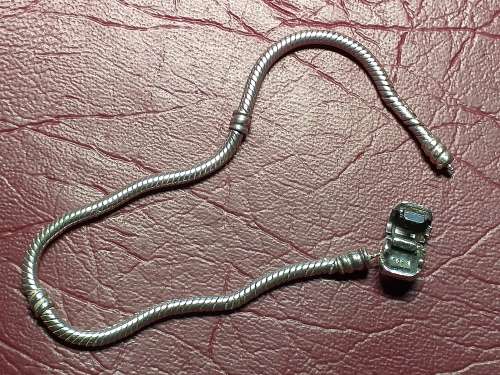 LOVELY GENUINE SOLID STERLING SILVER PANDORA BRACELET IN GOOD CONDITION - [13 g]