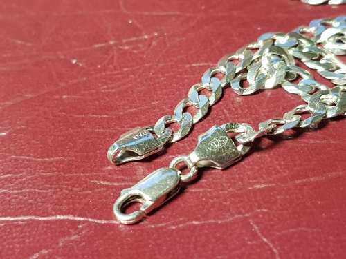LOVELY LONG GENUINE SOLID STERLING SILVER NECKLACE WITH ITALIAN CLASP IN VERY GOOD CONDITION - [18g]