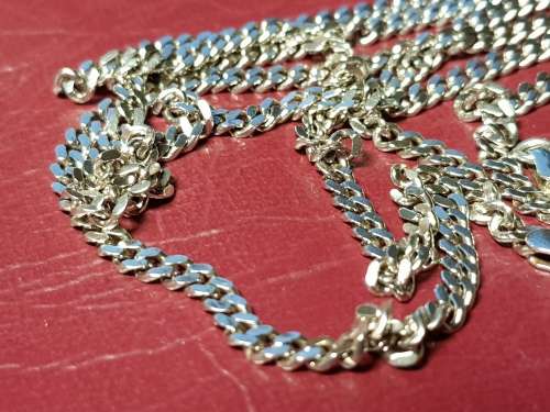 LOVELY LONG GENUINE SOLID STERLING SILVER NECKLACE WITH ITALIAN CLASP IN VERY GOOD CONDITION - [18g]