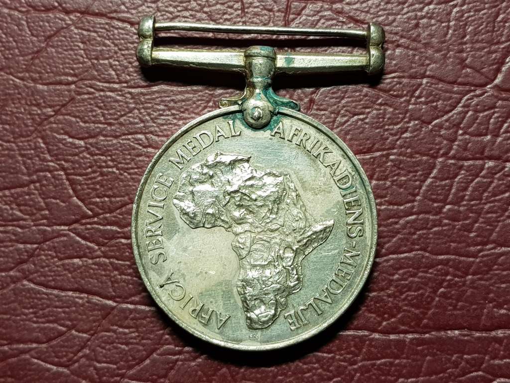 WW2 Africa Service SILVER Medal Without Ribbon - [109121 V. VAN REENEN] - [33,6 gram]