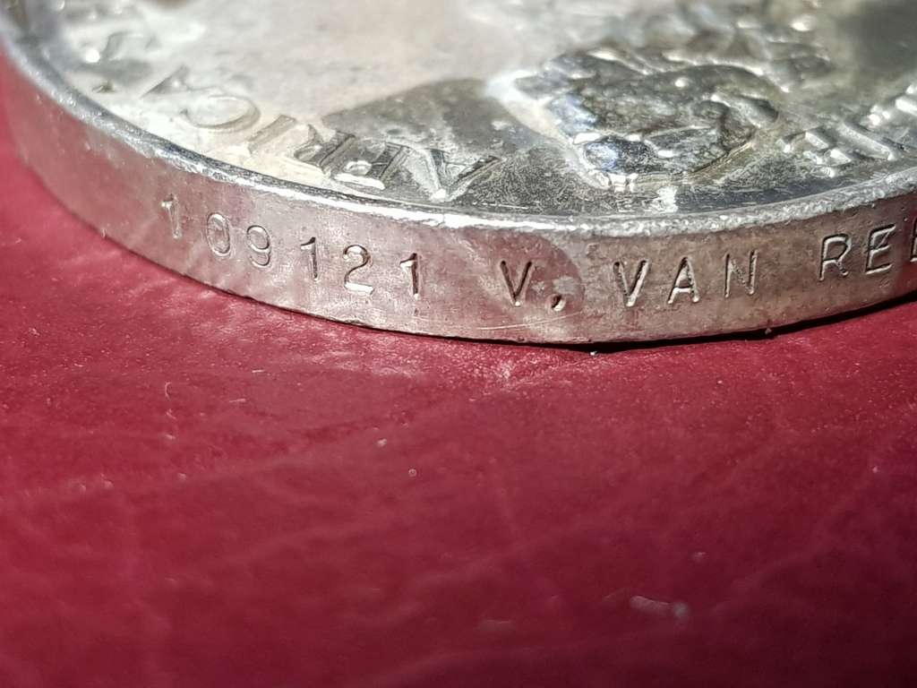 WW2 Africa Service SILVER Medal Without Ribbon - [109121 V. VAN REENEN] - [33,6 gram]
