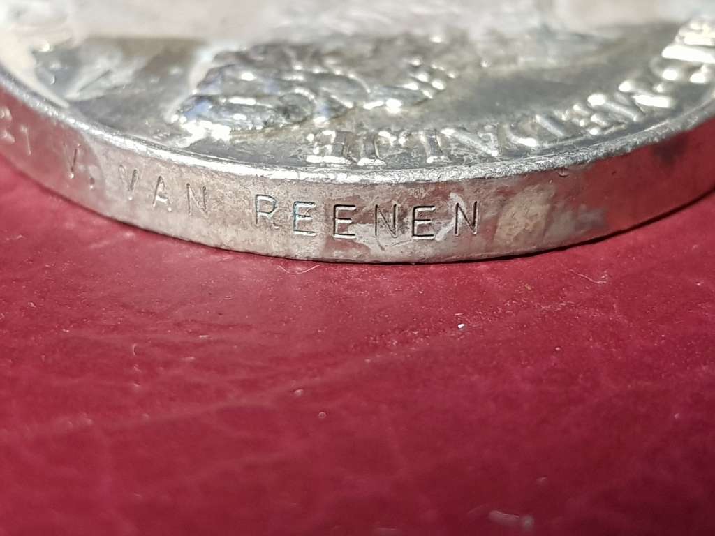 WW2 Africa Service SILVER Medal Without Ribbon - [109121 V. VAN REENEN] - [33,6 gram]