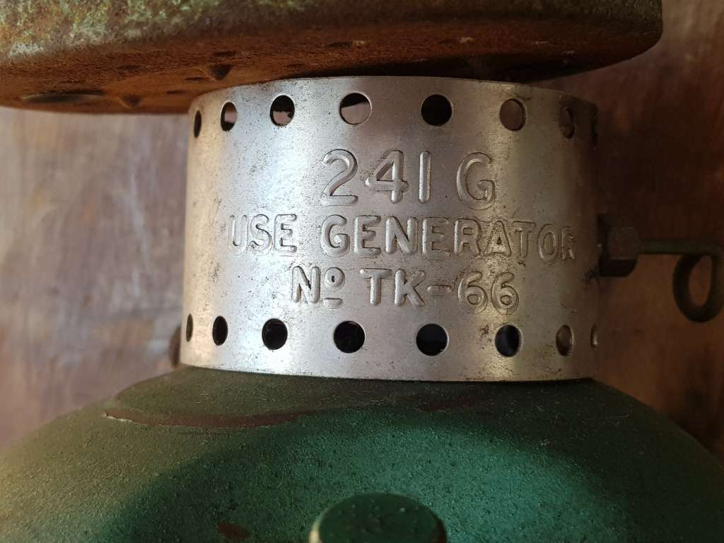 VINTAGE COLEMAN LANTERN FOR PARTS