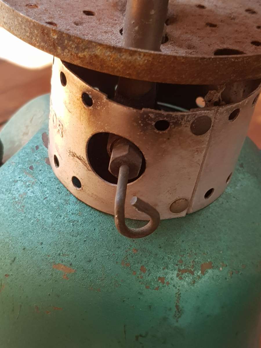 VINTAGE COLEMAN LANTERN FOR PARTS