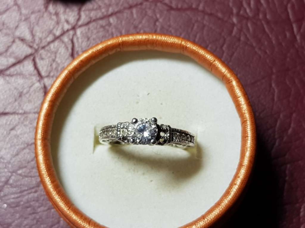 LOVELY GENUINE SOLID STERLING SILVER RING - STONE MISSING - [3,4 g]