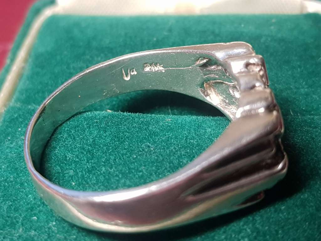 LOVELY GENUINE SOLID STERLING SILVER RING IN VERY GOOD CONDITION - [6,6 g]