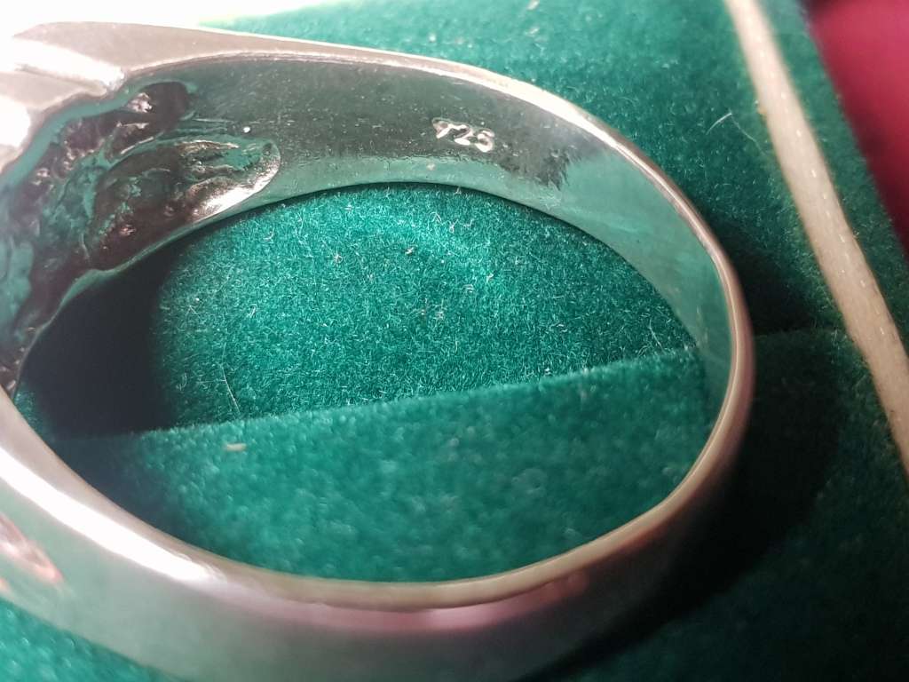 LOVELY GENUINE SOLID STERLING SILVER RING IN VERY GOOD CONDITION - [6,6 g]