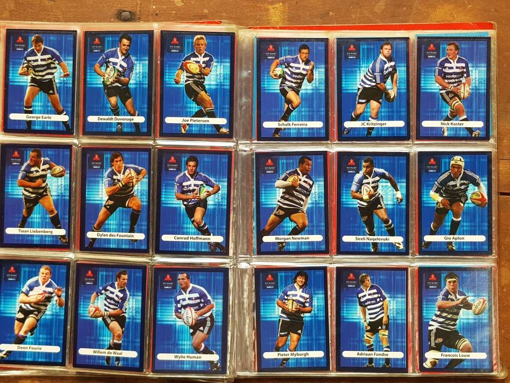 216 x RUGBY TRADING CARDS 2009 COMPLETE COLLECTION IN COLLECTOR BINDER - [Bid per card to take all.]