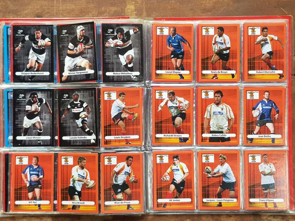 216 x RUGBY TRADING CARDS 2009 COMPLETE COLLECTION IN COLLECTOR BINDER - [Bid per card to take all.]