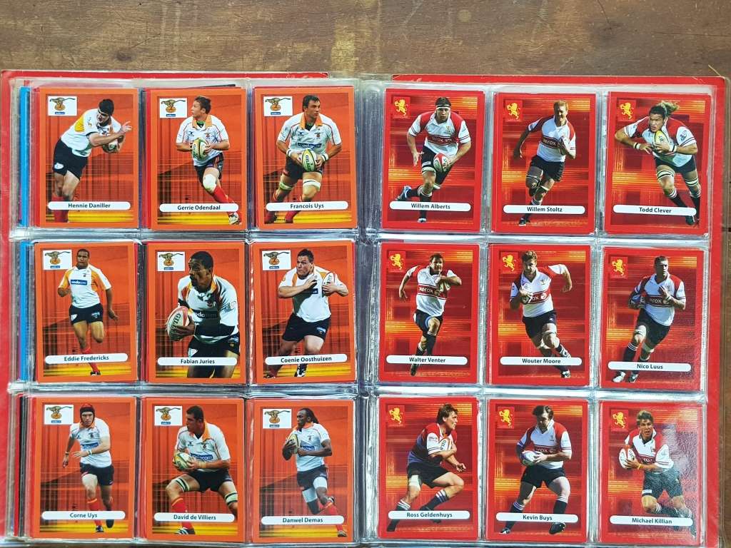 216 x RUGBY TRADING CARDS 2009 COMPLETE COLLECTION IN COLLECTOR BINDER - [Bid per card to take all.]