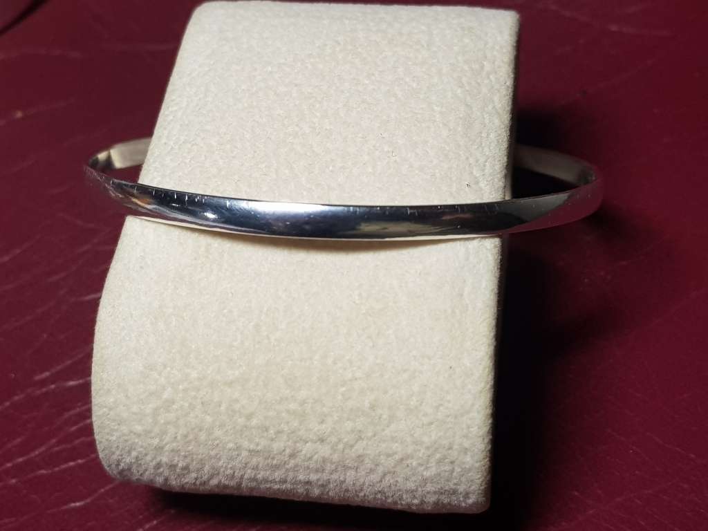 LOVELY GENUINE SOLID STERLING SILVER BANGLE IN VERY GOOD CONDITION - [10,6 g]