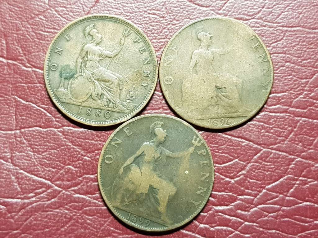 A Lot of 3 British Pennies - [Bid per coin to take all]