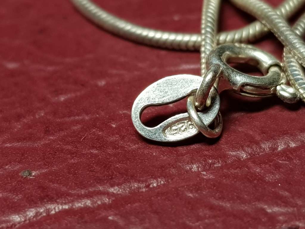 Lovely Solid Sterling Silver Snake Necklace in Fair Condition - [3,8 g]