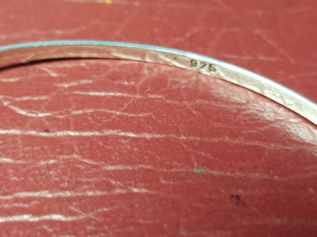 Lovely Genuine Solid Sterling Silver Bangle - [4,2 g]