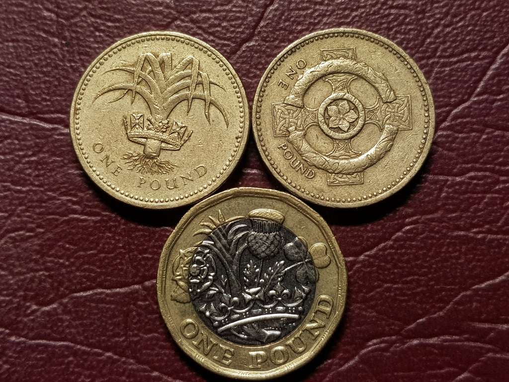 3 x British 1 Pound - [Bid per coin to take all.]