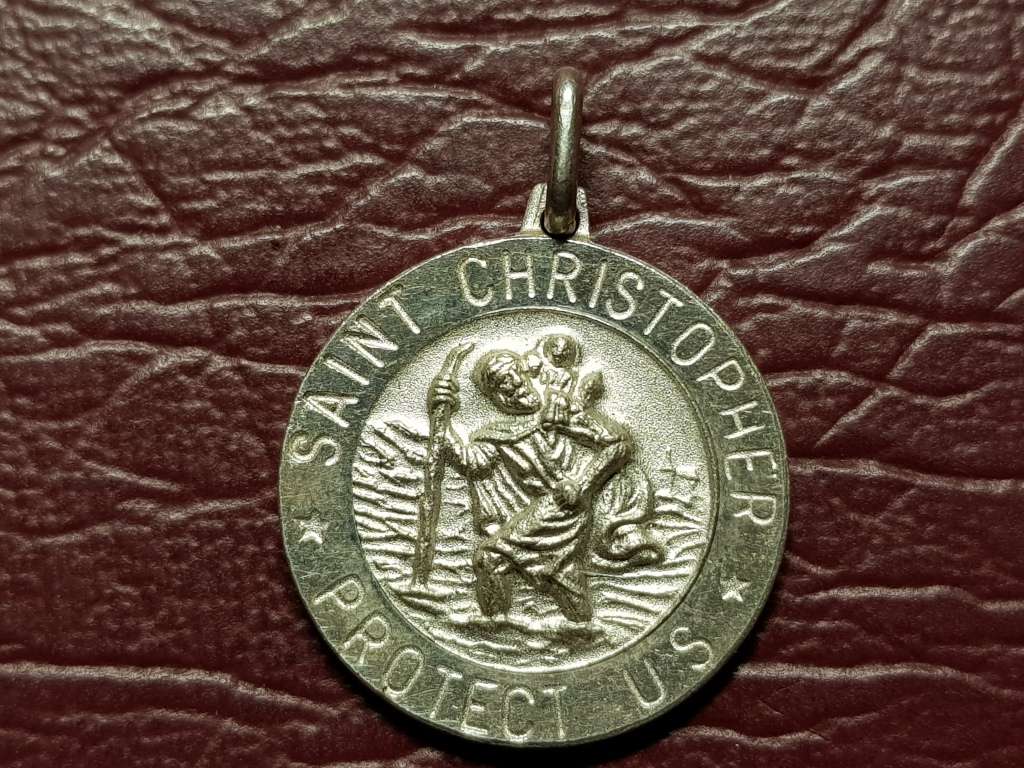 Lovely Genuine Sterling Silver St Christopher Pendant in Very Good Condition - [L 22 mm : 5 g]