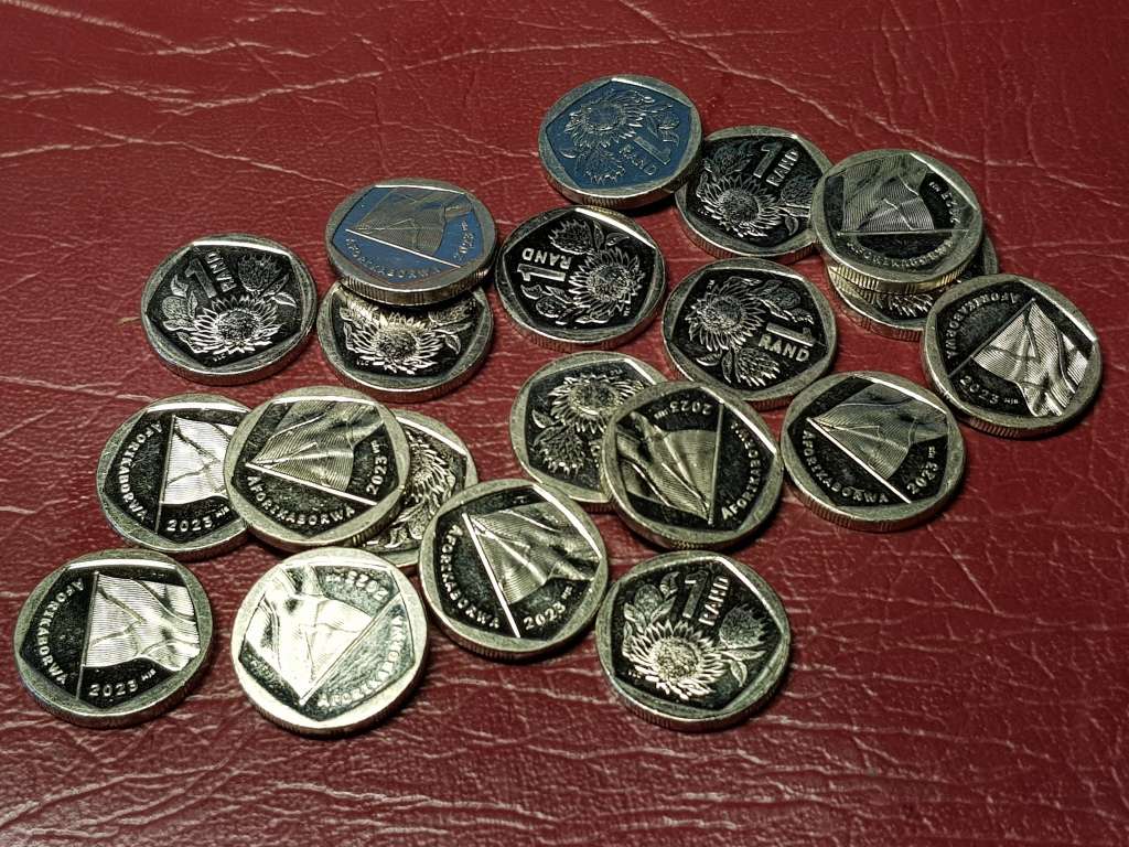 A Lot Of 20 x 2023 RSA R1 Coins - Mint State - [ Bid per coin to take all]