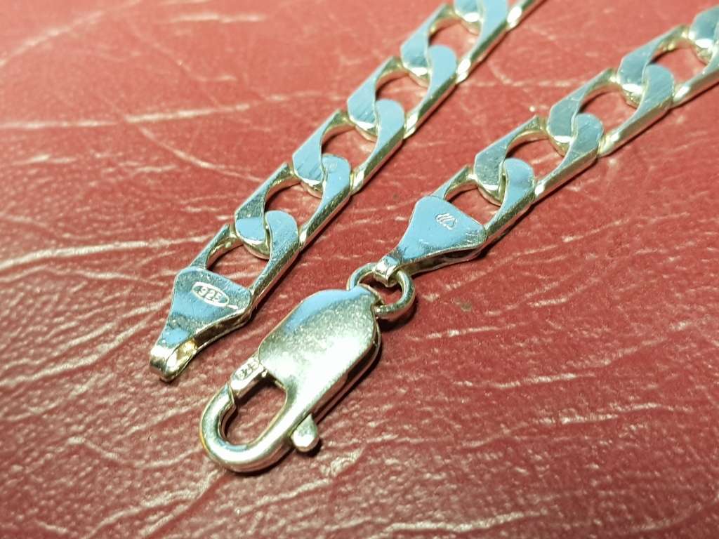 Lovely Genuine Solid Sterling Silver Bracelet In Very Good Condition - [11 g]