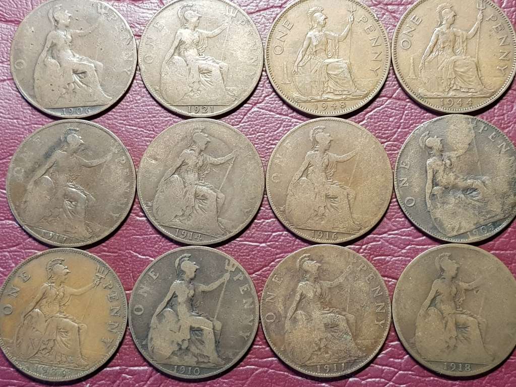A Lot Of 24 British Pennies - [Bid per coin to take all]