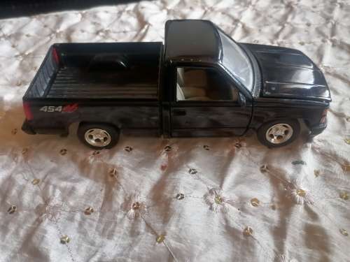 CHEVROLET 454 SS DIECAST MODEL