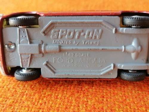 SPOT ON FORD ANGLIA DIECAST MODEL