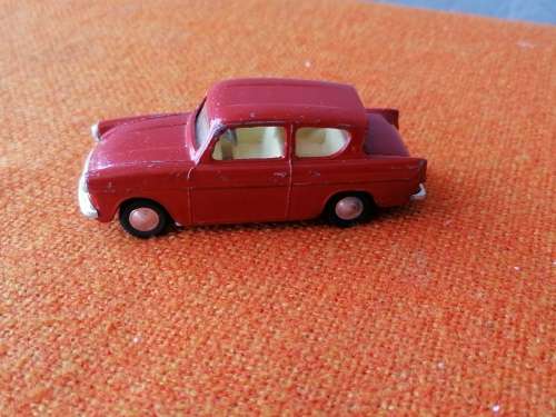 SPOT ON FORD ANGLIA DIECAST MODEL
