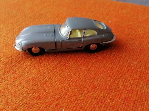VINTAGE SPOT ON JAGUAR XKE DIECAST MODEL
