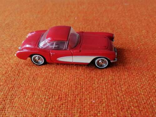 DINKY MATCHBOX 1956 CHEV CORVETTE MODEL