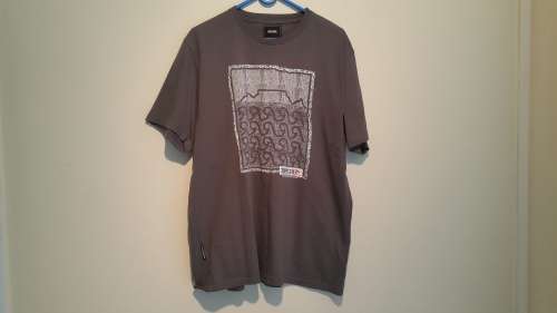 RIPCURL !! AWESOME MENS GREY RIPCURL T-SHIRT!!!