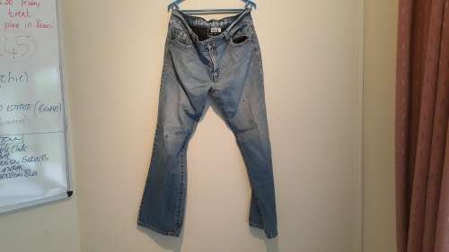 AN AWESOME PAIR OF MENS DENIMS FROM IDENTITY!!!! SIZE 38!!