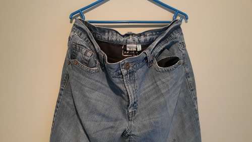 AN AWESOME PAIR OF MENS DENIMS FROM IDENTITY!!!! SIZE 38!!