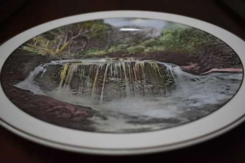 ROYAL DOULTON made in England!! The Weeping Rock, Blue MntS